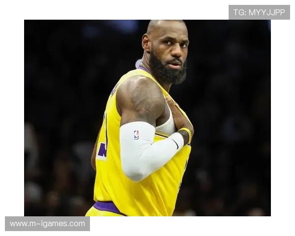 詹姆斯仅差16场75分迎两项神级里程碑，最后一舞还早